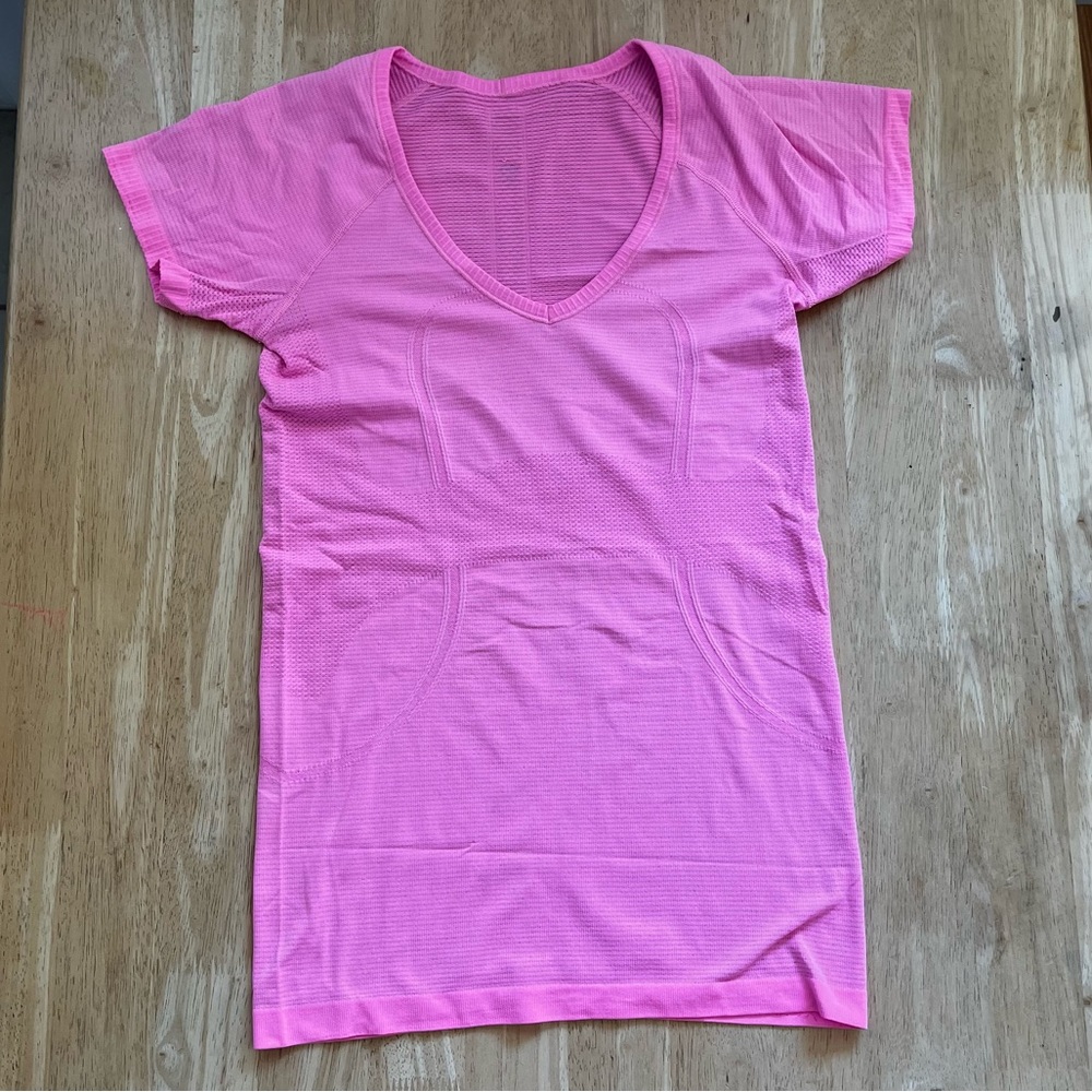 Lululemon swiftly tech shirt. Very good condition